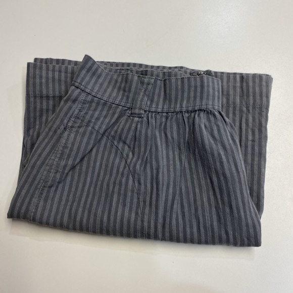 GAP Dresses & Skirts - Gray Striped Skirt